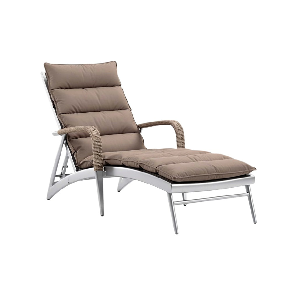"Moderne Ligstoel met Comfortabele Kussen en Aluminium Frame"